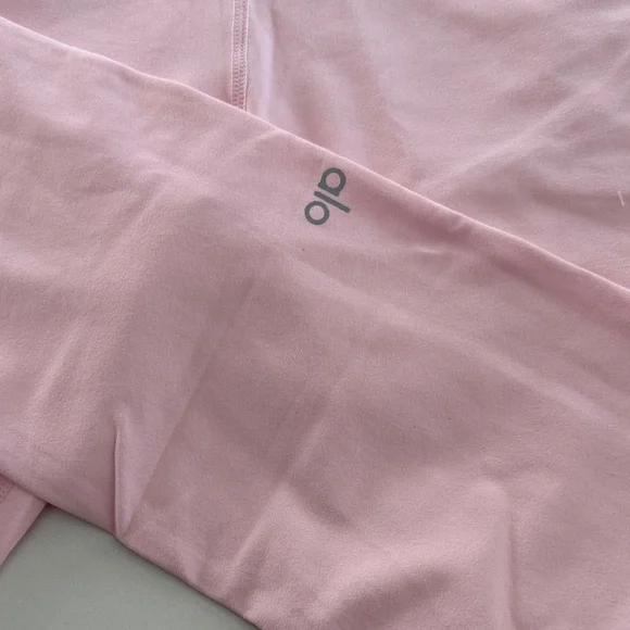 ALO Yoga Light Pink Sports Bra and Leggings Set - Picture 4 of 9